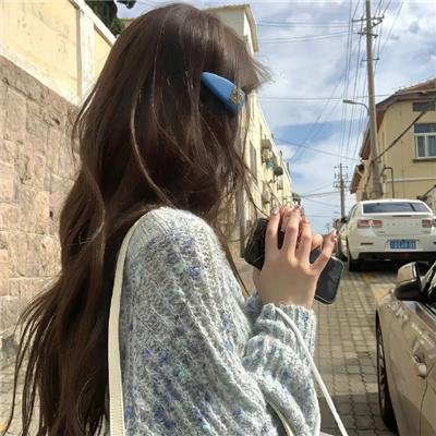 买地方报的女人：作家杉本隆治的推理